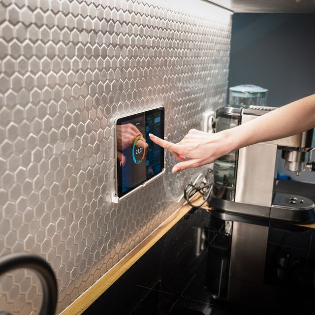 Smart home touchscreen control panel